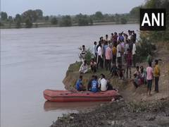 
      
      UP: 3 including minor boy drown in Yamuna river 
      
      