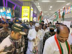 
      
      Kharge reaches Ahmedabad to start campaign for Congress...
      
      
