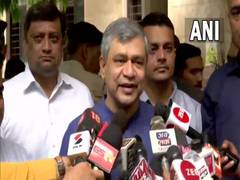 
      
      Union Minister Ashwini Vaishnav acknowledges cattle crossing 
      
      