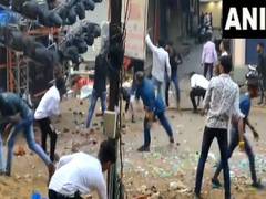 
      
      Scuffle breaks out between 2 groups during Goddess Durga idol immersion in Chhattisgarh's Bilaspur
      
      