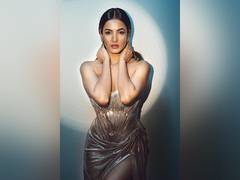 
      
      Sonal Chauhan thanks fans for liking her performance in 'Ghost'
      
      