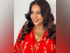 
      
      Mom-to-be Bipasha Basu looks radiant in red kaftaan
      
      