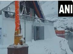 
      
      Pilgrimage to Hemkunt Sahib halts due to heavy snowfall 
      
      