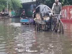 
      
      Waterlogging in several parts of Mathura's Bhuteshwar 
      
      