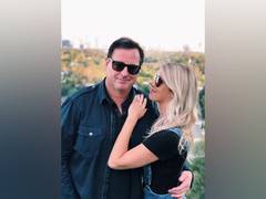 
      
      Kelly Rizzo pens emotional note in memory of husband Bob Saget
      
      