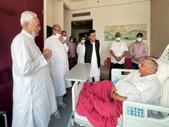 
      
      Nitish Kumar, Tejashwi Yadav condole Mulayam Singh Yadav's death
      
      