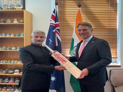 
      
      Jaishankar gifts signed bat from Virat Kohli to Aus Deputy PM
      
      