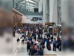 
      
      Discounted airline tickets lead to huge rush at IGI
      
      