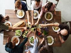 
    Families less stressed when they eat meals together: Research
    