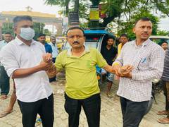 
      
      Assam cop caught red-handed accepting bribe in Lakhimpur
      
      
