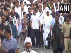
      
      K'taka: Congress resumes Bharat Jodo Yatra from Bommagondanahalli
      
      