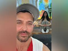 
      
      Hrithik drops an adorable picture with girlfriend Saba
      
      