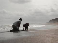 
    Adult's well-being linked with childhood exposure to blue spaces
    