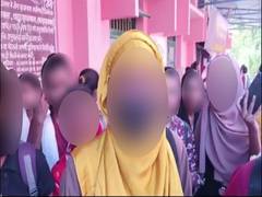 
      
      When asked to remove the hijab in Muzaffarpur, girls furious
      
      