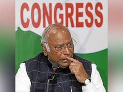 
      
      PM Modi wishes 'fruitful tenure' to Kharge as Congress chief 
      
      