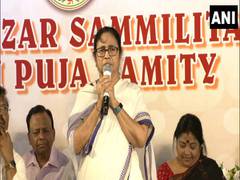 
      
      Mamata hits out at Centre, backs Sourav Ganguly as ICC chairman
      
      