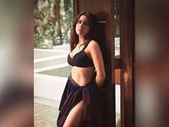 
      
      Sara Ali Khan shares glimpse from 'Gaslight' dubbing session
      
      
