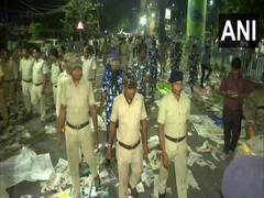 
      
      WB: Police detained protesting TET qualified students
      
      
