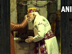 
      
      PM Modi dons 'Chola Dora' in Kedarnath
      
      