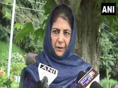 
      
      PDP chief Mehbooba Mufti asked to vacate her govt accommodation
      
      