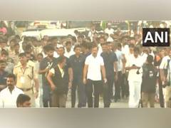 
      
      Bharat Jodo Yatra: Rahul Gandhi resumes from Karnataka's Raichur 
      
      