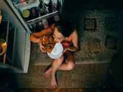 
      
      Research explains why late-night eating leads to weight gain
      
      