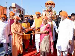 
      
      Scene of Lord Ram's return to Ayodhya by Pushpak Viman recreated
      
      