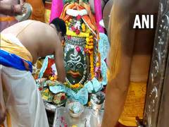 
      
      Diwali celebrations begin in Ujjain's Mahakaleswar temple
      
      