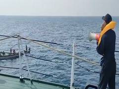 
      
      Vizag Coast Guard shepherds fisher boats to return harbour
      
      