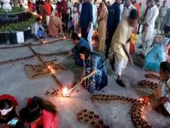 
      
      MP: 1,11,000 earthen lamps lit in Ujjain's Mahakaleswar...
      
      