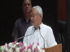 
      
      Bihar CM urges railways to provide spl trains during Chhath Puja
      
      