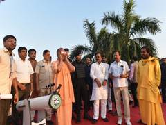 
      
      UP CM witnesses partial solar eclipse with telescopes
      
      