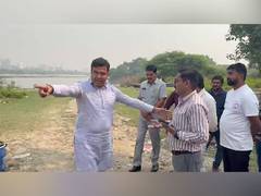 
      
      BJP's Parvesh Verma in verbal spat with DJB official 
      
      
