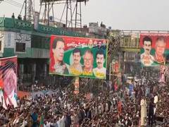 
      
      Imran Khan cancels 
