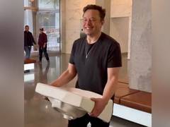 
      
      Musk denies sharing links of false news sites to NYT
      
      