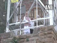 
      
      Gujarat: PM Modi visits Morbi bridge collapse site
      
      