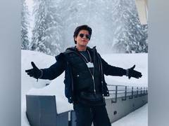 
      
      Bollywood celebs extend warm birthday wishes to Shah Rukh Khan
      
      