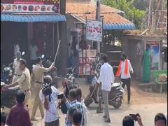 
      
      Telangana Police lathi charge two groups
      
      