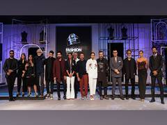 
      
      Blenders Pride Glassware Fashion Tour 2022, powered by FDCI 
      
      
