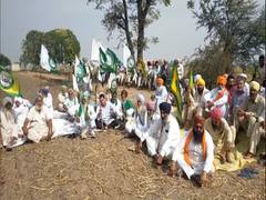 
      
      Punjab farmers hold Patwari hostage for inspecting stubble burning
      
      