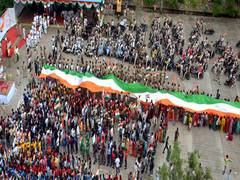 
      
      'Jana Gana Mana, Vande Mataram' equal: Centre to Delhi HC
      
      