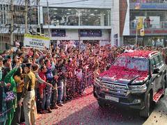 
      
      PM Modi conducts roadshow at Solan, Sunder Nagar
      
      