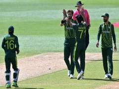 
      
      T20 WC: Shaheen's four-fer restricts Bangladesh to 127/8
      
      