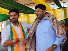 
      
      Dushyant Chautala congratulates Bhavya Bishnoi on his victory
      
      