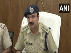 
      
      1 killed in Gurugram as car stunt proves fatal
      
      