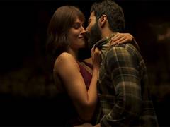 
      
      Varun Dhawan, Kriti Sanon's romantic track 'Apna Bana Le' out now
      
      