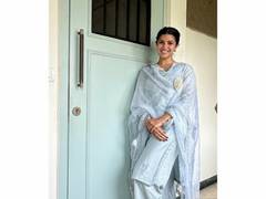 
      
      Nimrat Kaur visits gurdwara in Mumbai on Gurpurab
      
      