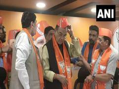 
      
      Gujarat: Congress veteran Mohan Singh Rathwa joins BJP
      
      