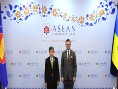 
      
      Ukraine signs treaty to bolster ties with Southeast Asian bloc
      
      