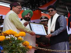 
      
      Prasoon Joshi honours with the Prestigious Uttarakhand Gaurav 
      
      